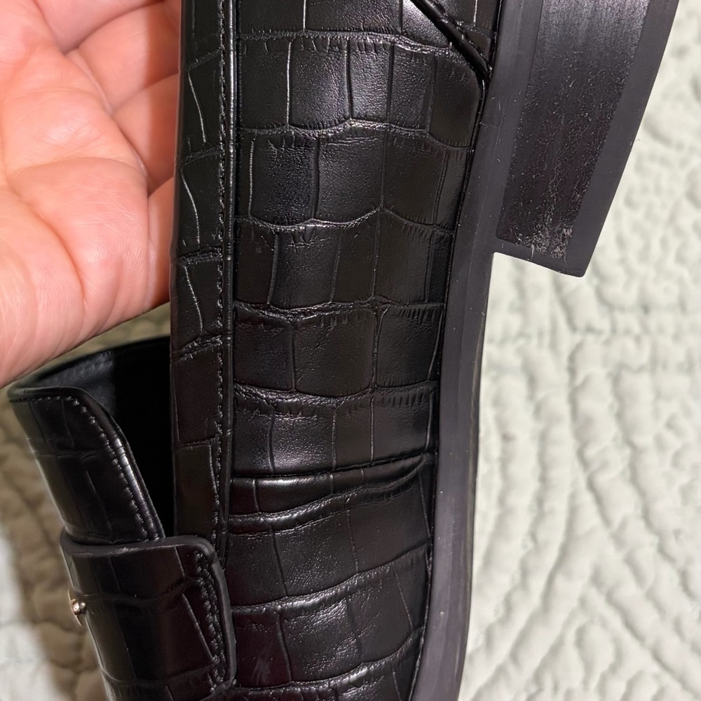 Aldo Women’s shoes Size 6 Black Croc Embossed Loafers Gold Detail Block Heel - Picture 7 of 9